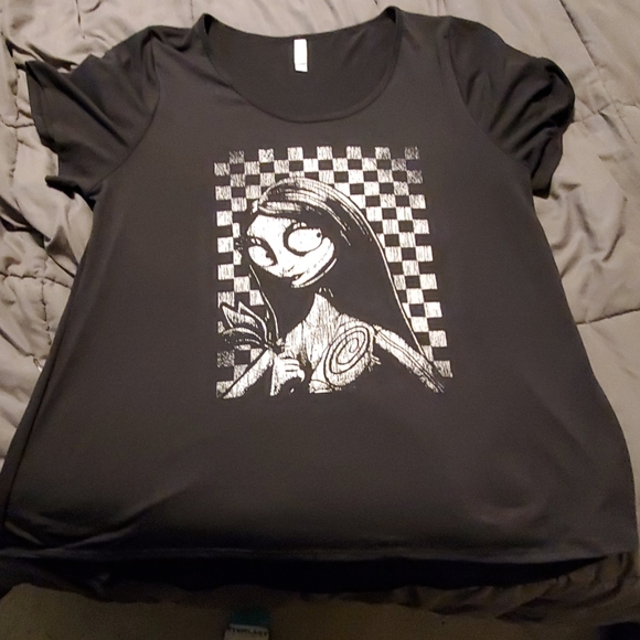LuLaRoe Tops - LuLaRoe Nightmare before Christmas Classic